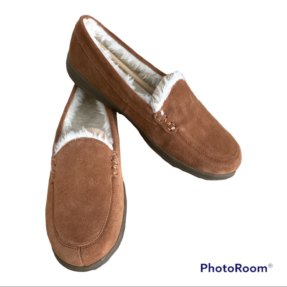 NWOB Vionic Lynez slippers